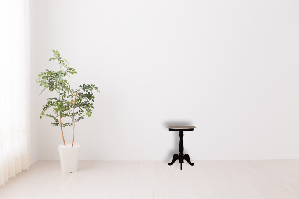 Round French Style Tea Table - Image 5